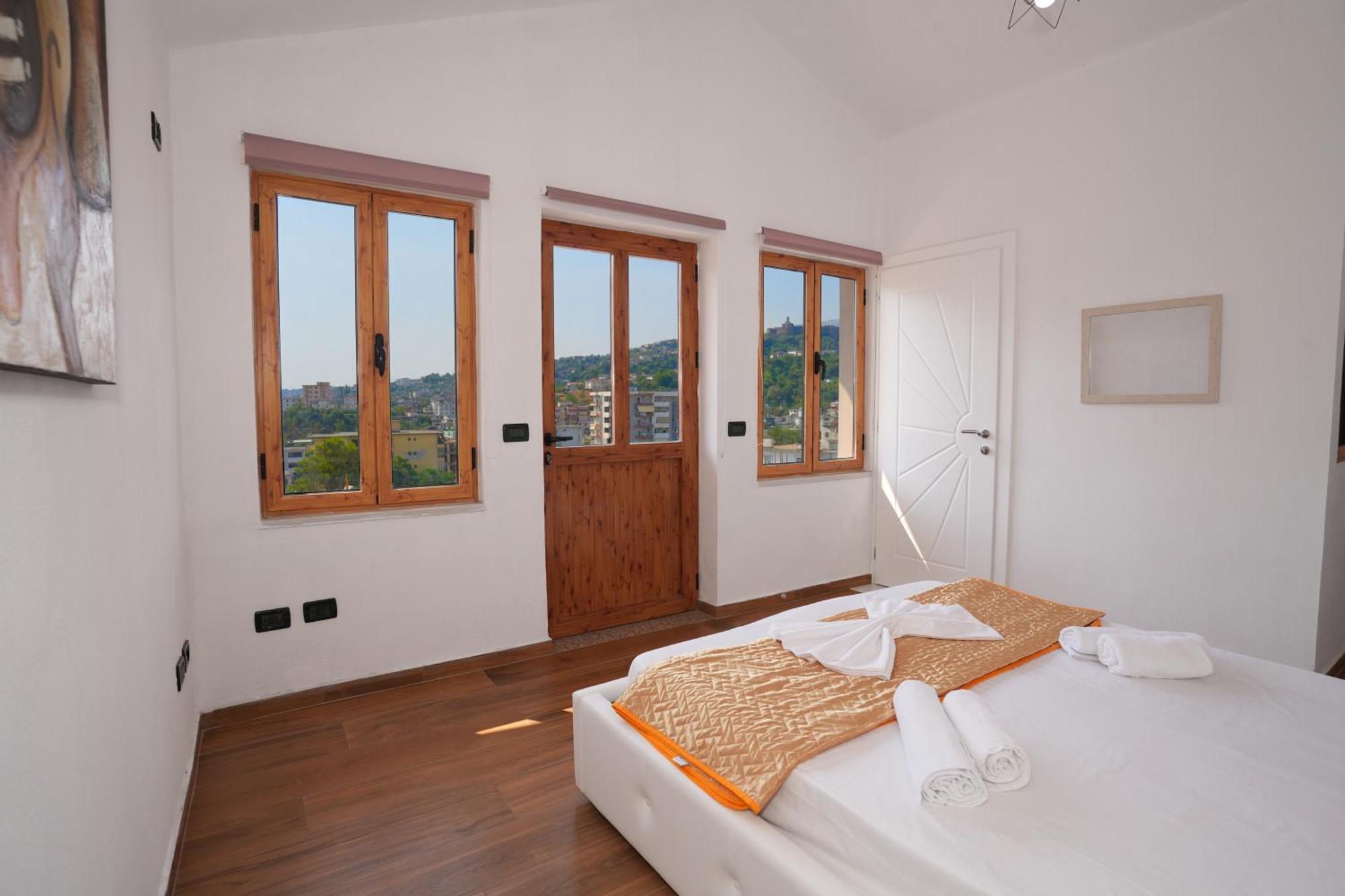The View And Terrace Villa *